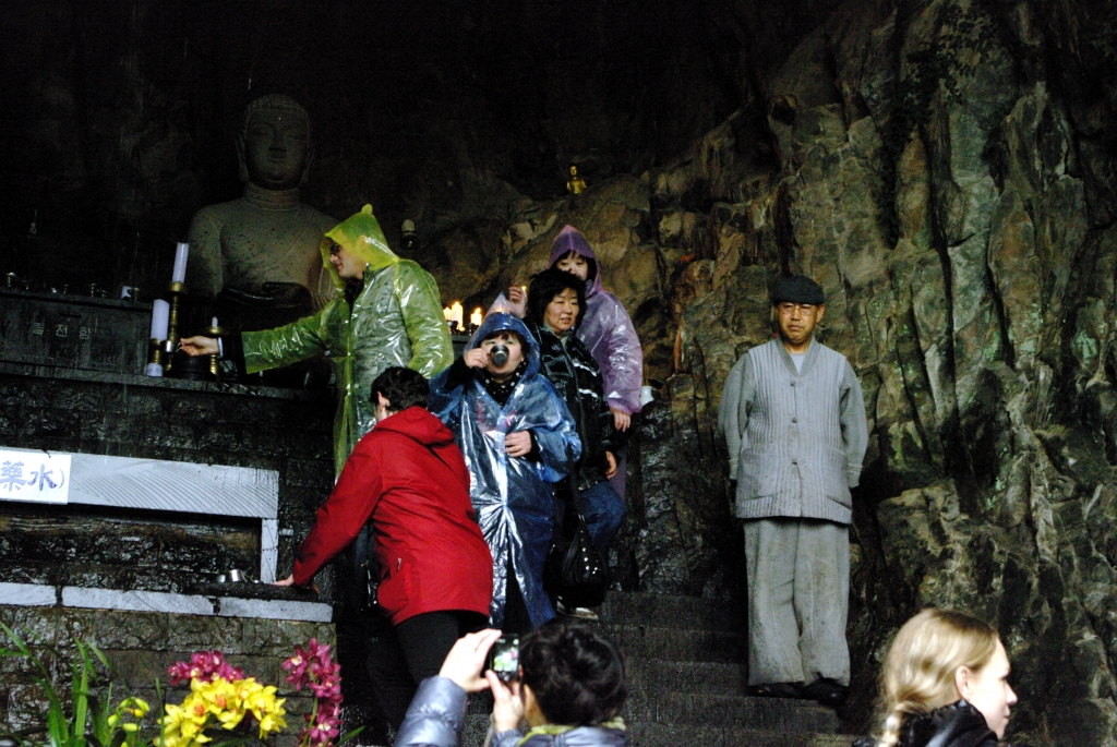 Говорят, для того, чтобы жить долго и счастливо,