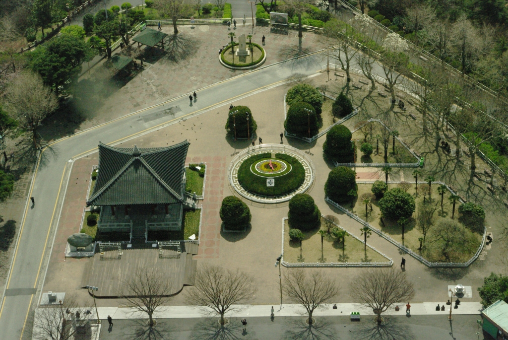 Вид на парк Ёндусан с обзорной башни в